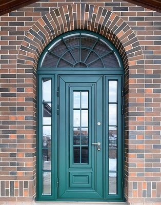 Арочная дверь с остеклением Арочная дверь с остеклением