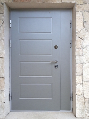 Серая уличная дверь МДФ